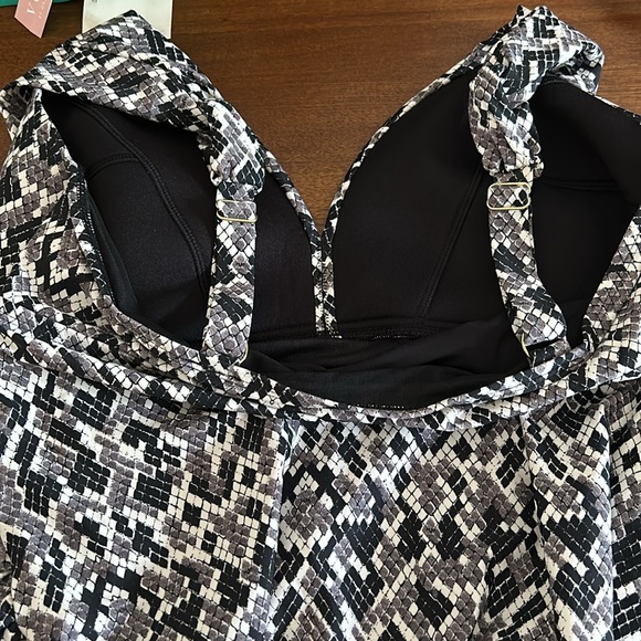 NWOT Coastal Blue 2X One Piece swimsuit - Picture 7 of 7